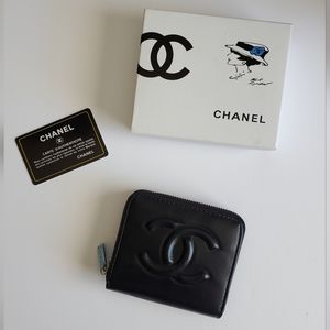 CHANEL black wallet